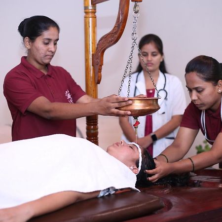 מלון Jaysingpur Tapasya Health & Wellness מראה חיצוני תמונה